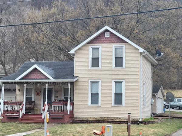 $333,000 | 203 East 7th Street, Red Wing, MN 55066