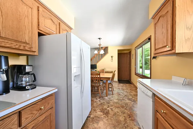 $400,000 | 4111 West Grange Avenue, Greenfield, WI 53221