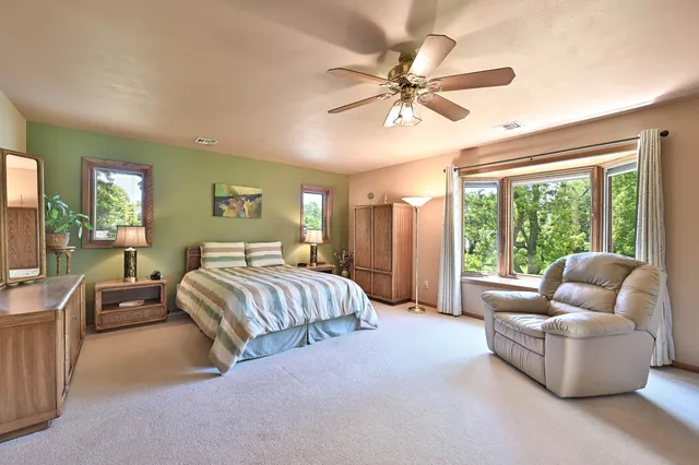 $400,000 | 4111 West Grange Avenue, Greenfield, WI 53221