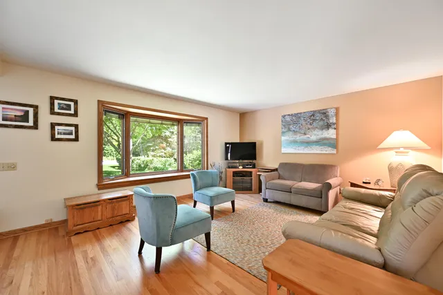 $400,000 | 4111 West Grange Avenue, Greenfield, WI 53221