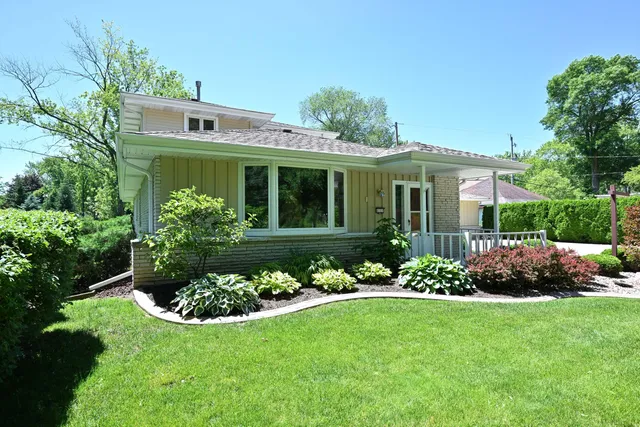 $400,000 | 4111 West Grange Avenue, Greenfield, WI 53221