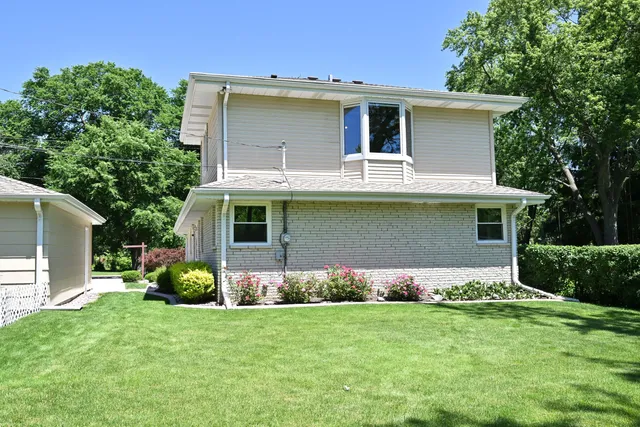 $400,000 | 4111 West Grange Avenue, Greenfield, WI 53221