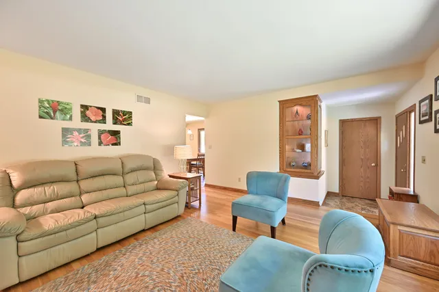 $400,000 | 4111 West Grange Avenue, Greenfield, WI 53221