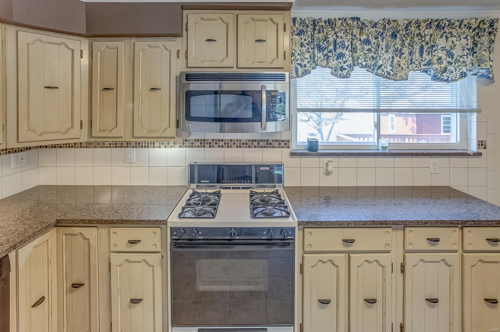 3717 Ruth Drive Granite City, IL 62040 - Photo 8 of 27 Gallery Image 8