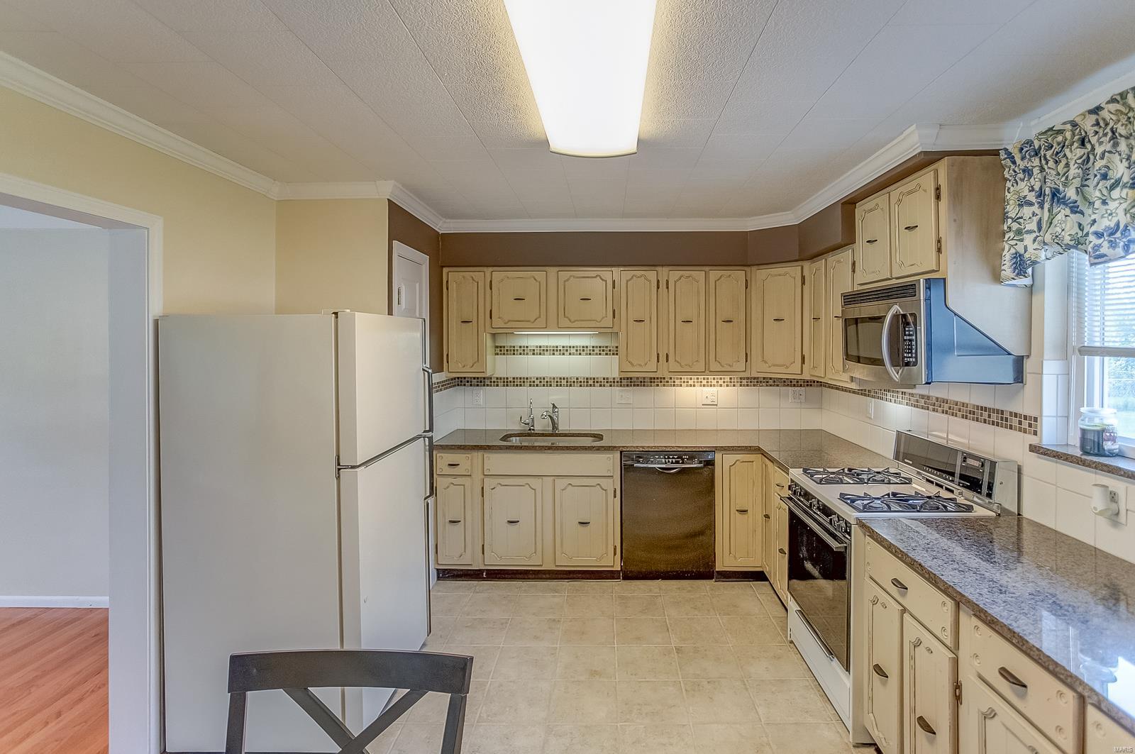 3717 Ruth Drive Granite City, IL 62040 - Photo 9 of 27 Gallery Image 9