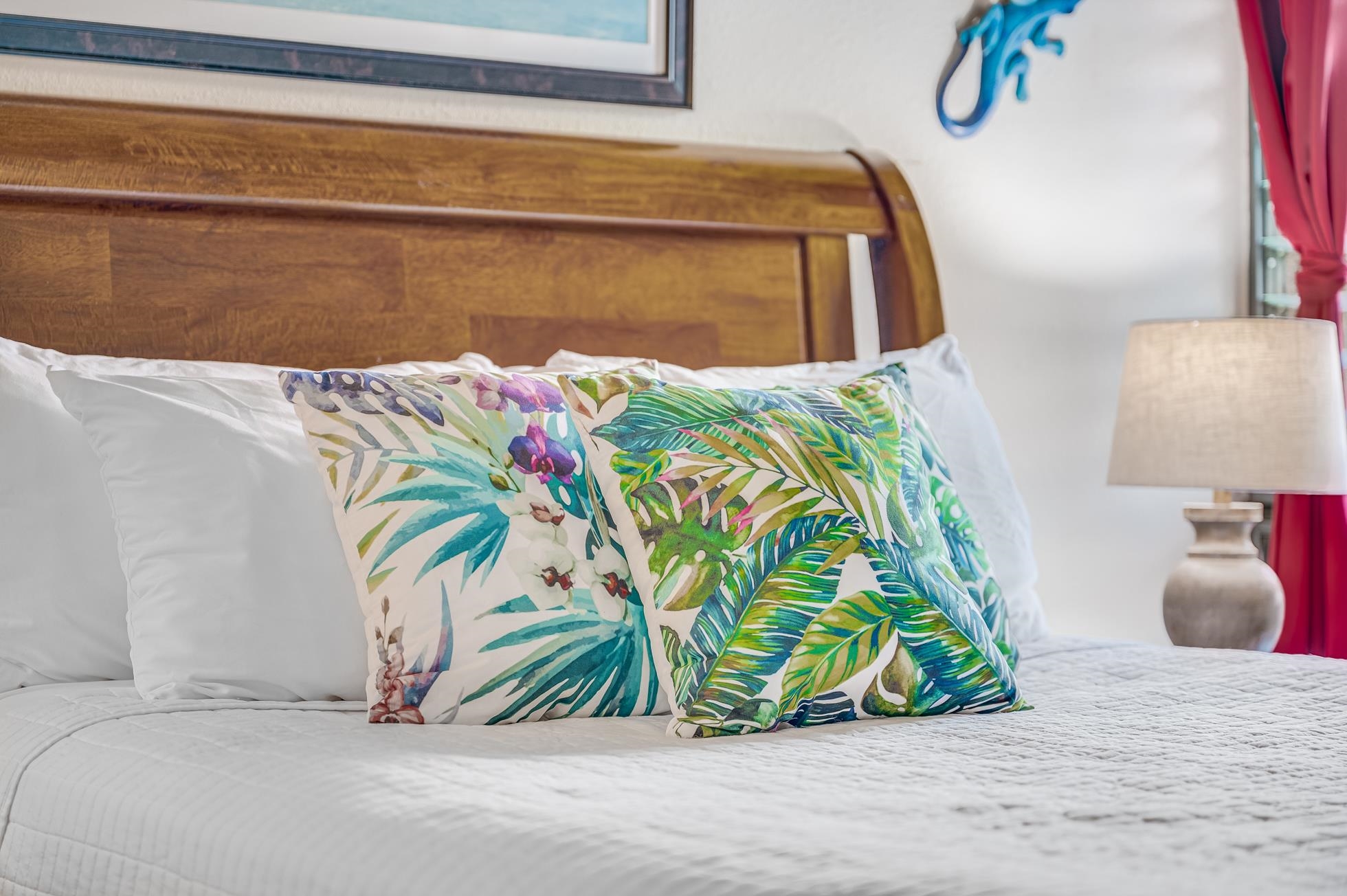 2191 South Kihei Road, Unit 3402 Kihei, HI 96753 - Photo 21 of 50 a picture of a couch in front of a door