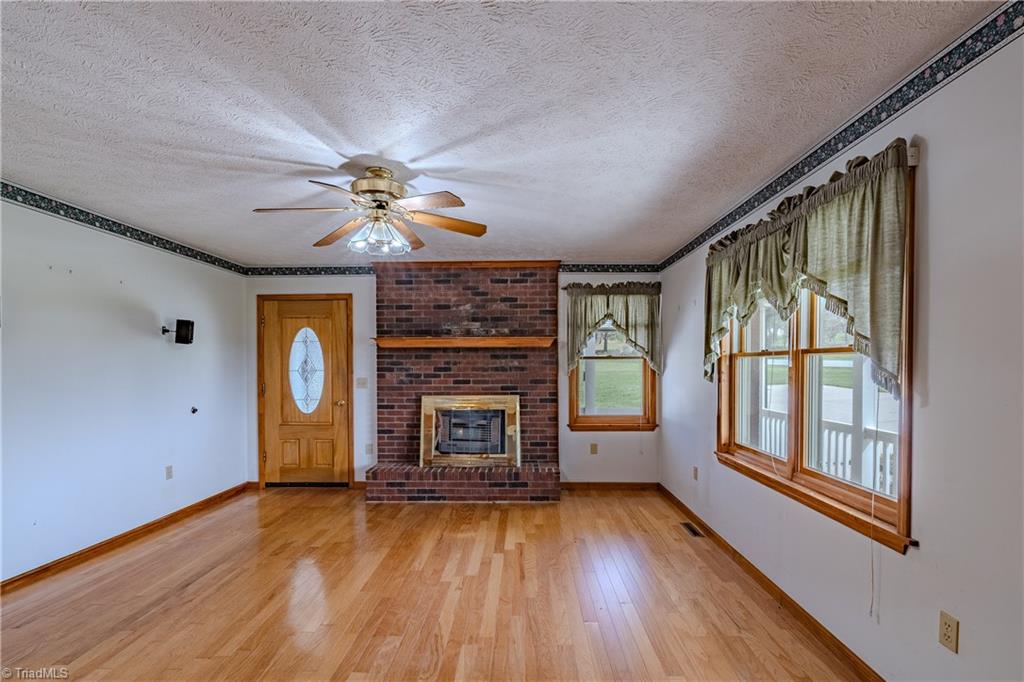 11325 Glade Valley Road Ennice, NC 28623 - Photo 16 of 43