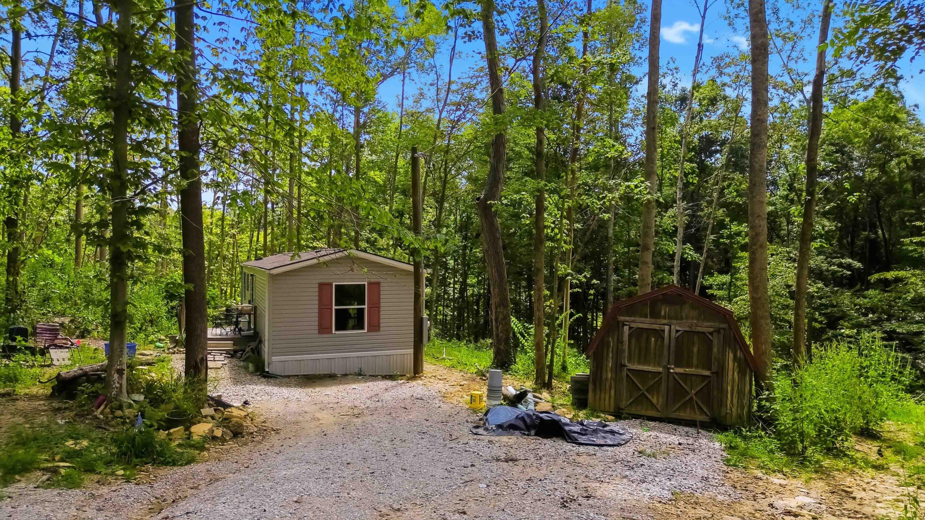 144 Kerby Road McKee, KY 40447 - Photo 8 of 19 018