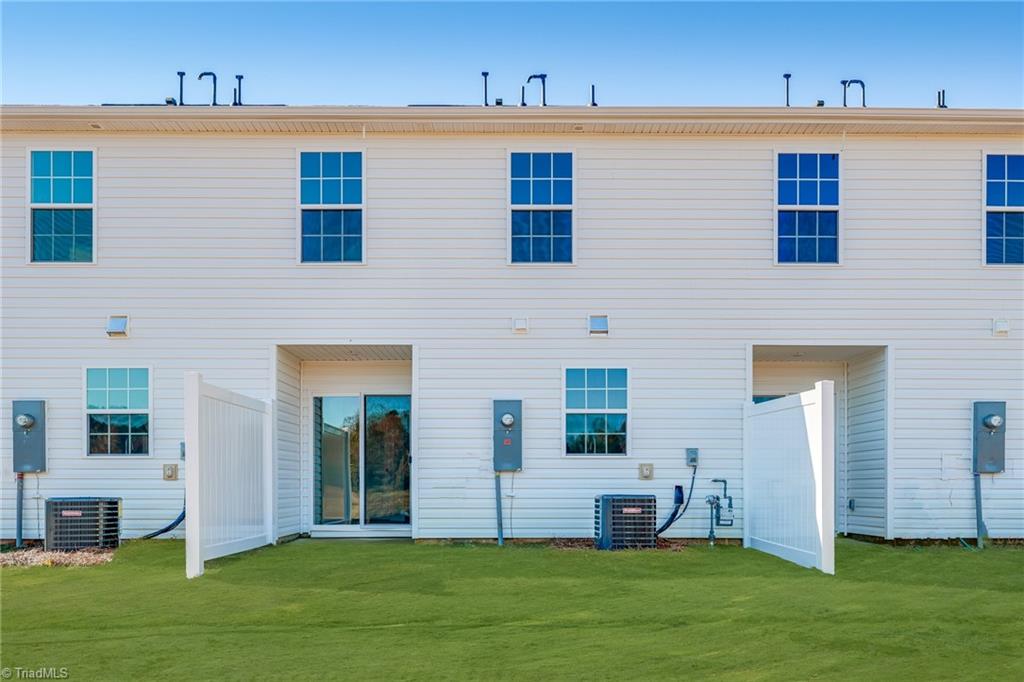 175 Plumtree Court King, NC 27021 - Photo 2 of 30