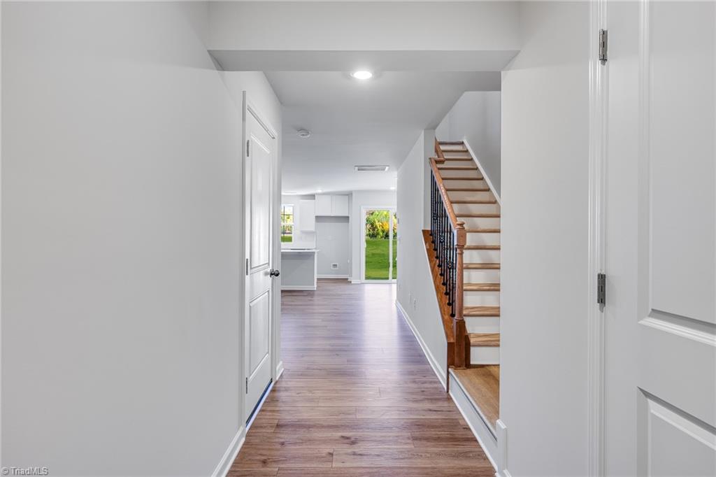 175 Plumtree Court King, NC 27021 - Photo 4 of 30