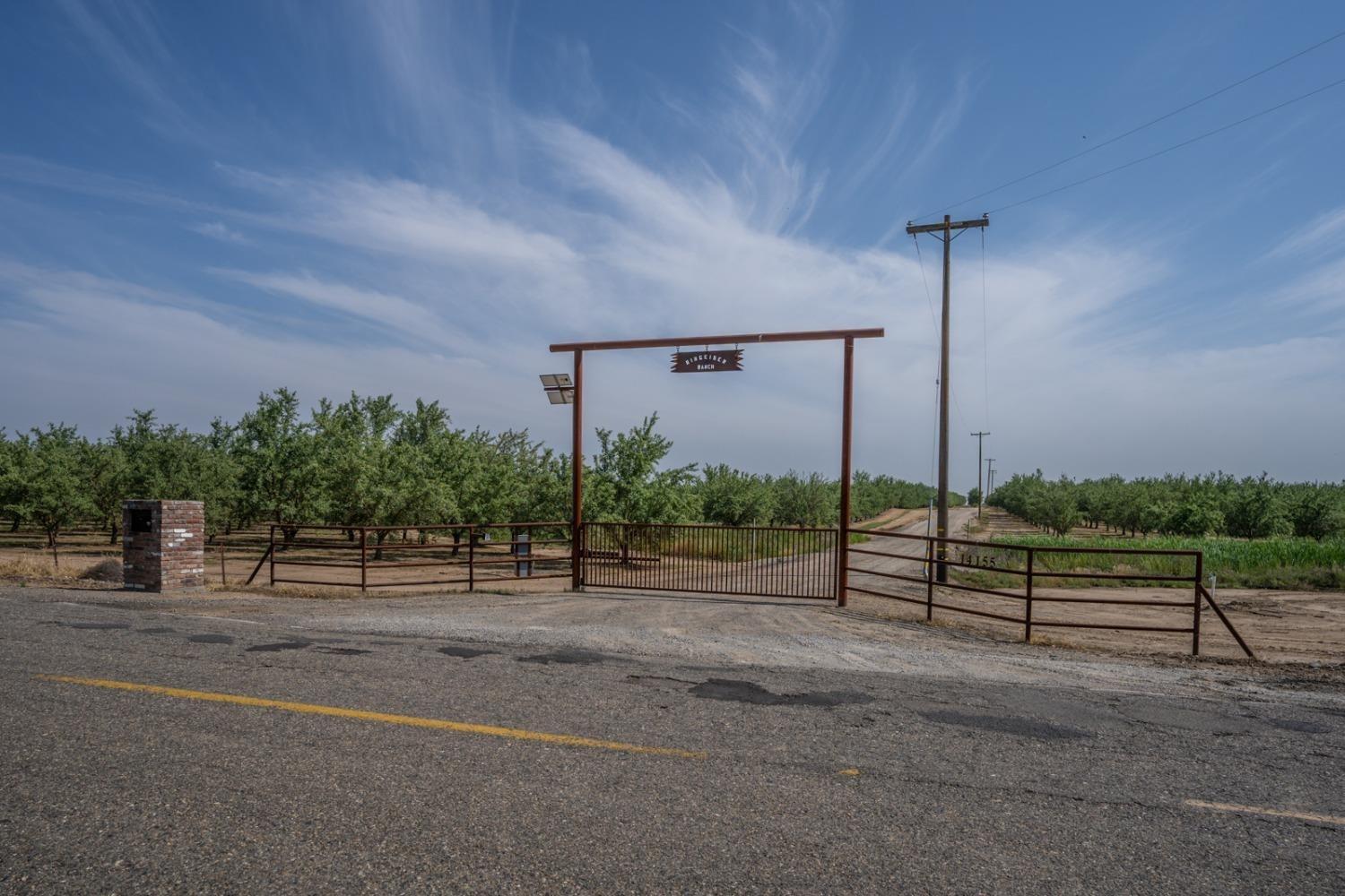 14155 Buchanan Hollow Road Le Grand, CA 95333 - Photo 2 of 46 a view of a terrace