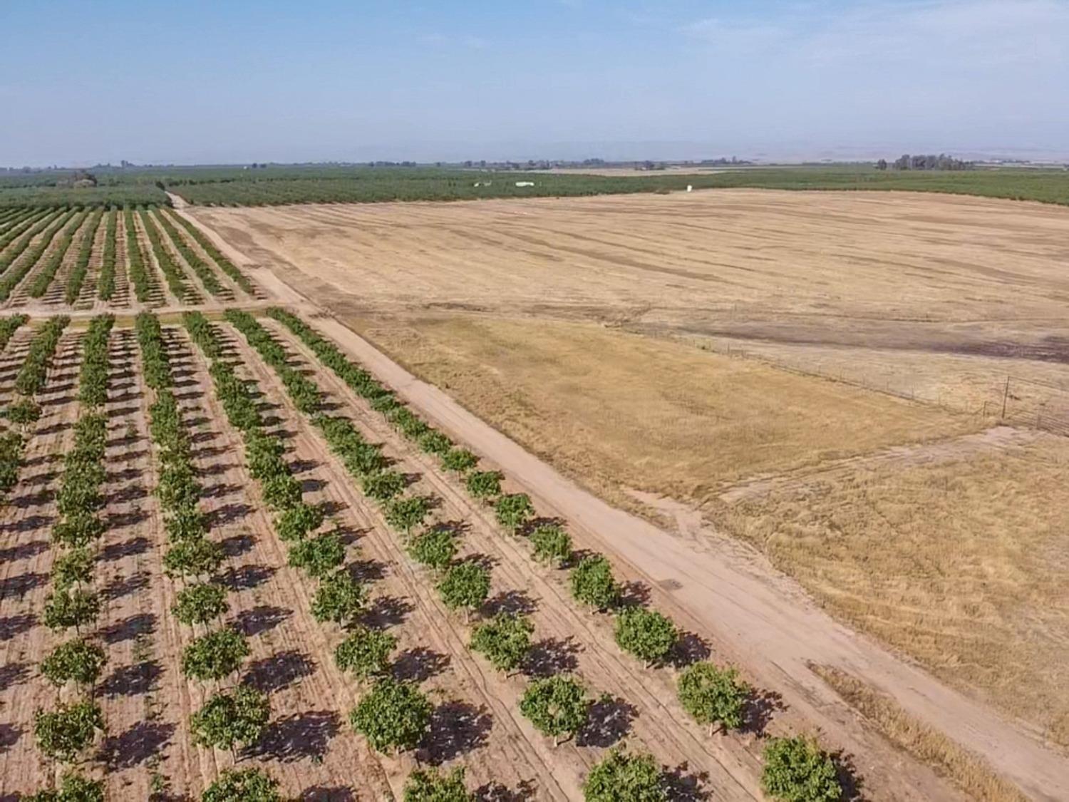 14155 Buchanan Hollow Road Le Grand, CA 95333 - Photo 41 of 46 a view of an ocean and city