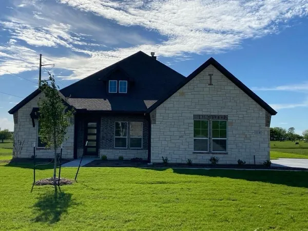 $529,900 | 118 Hillview Trail, Decatur, TX 76234