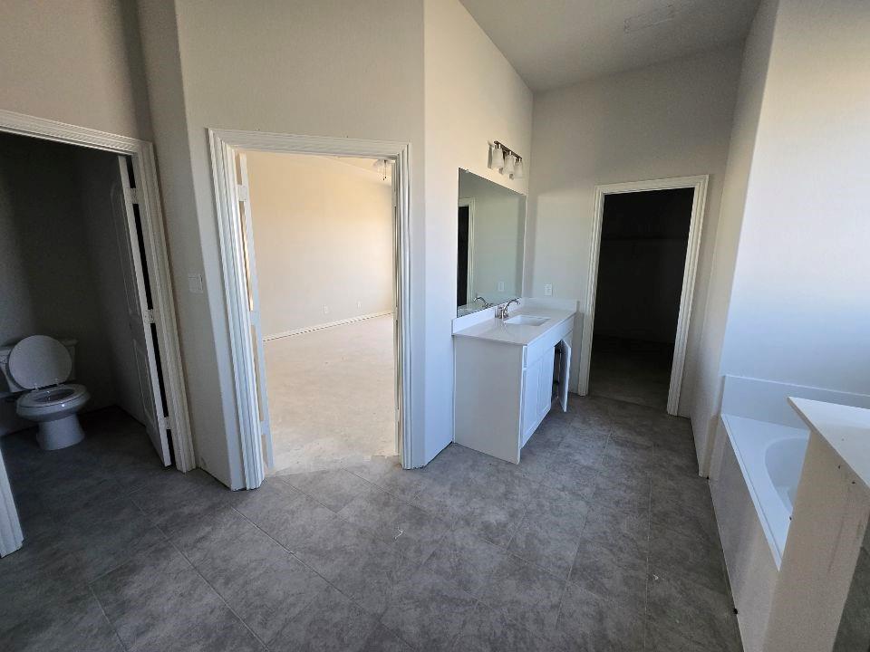 118 Hillview Trail Decatur, TX 76234 - Photo 16 of 22 a view of a hallway and a room with a outdoor space