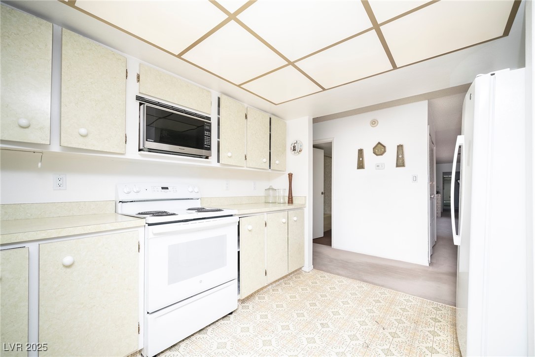 2755 East Russell Road Las Vegas, NV 89120 - Photo 24 of 77 Gallery Image 24