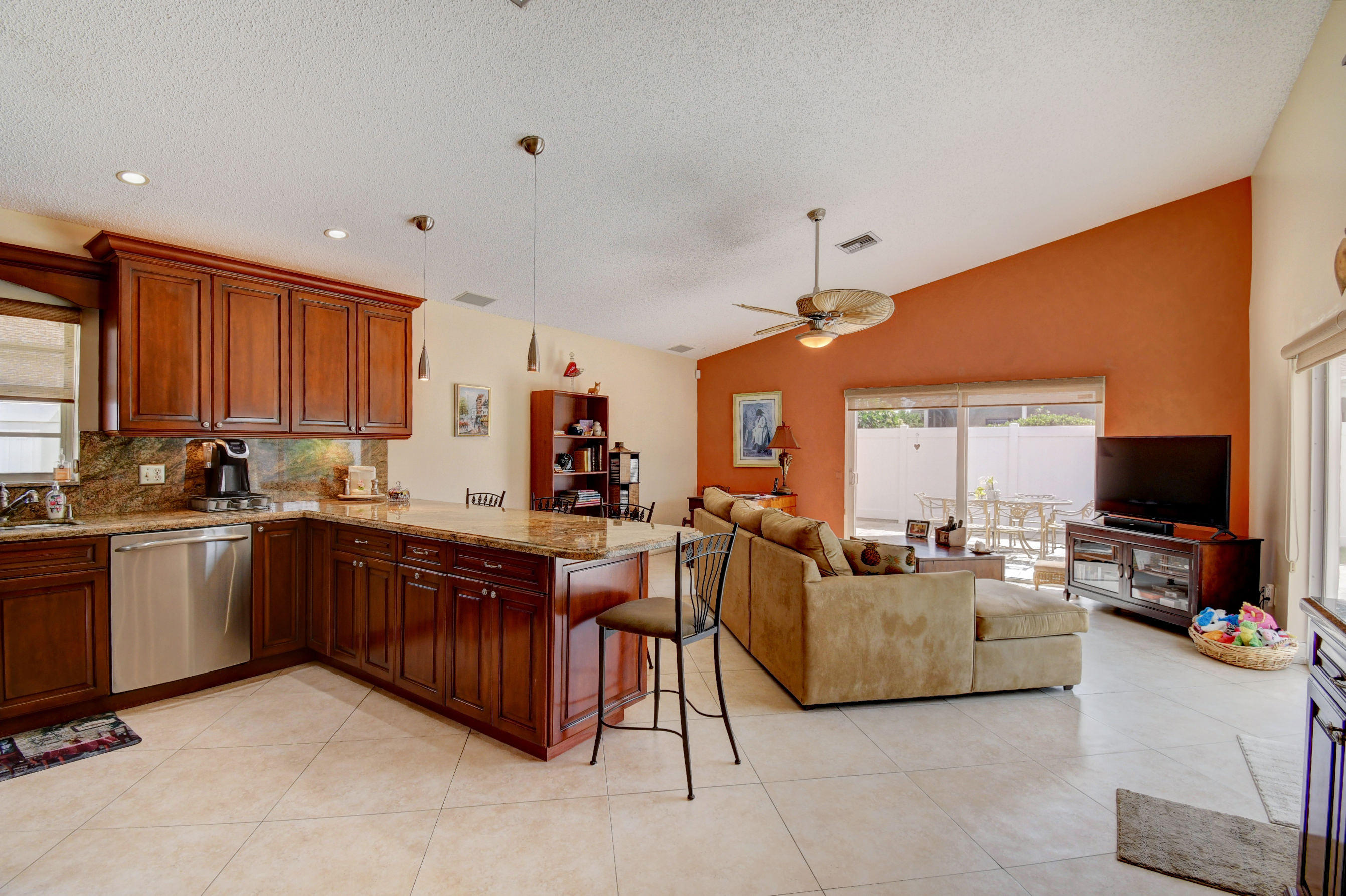 7440 San Clemente Place Boca Raton, FL 33433 - Photo 11 of 39 13_dsc_4323_4_5_6_7