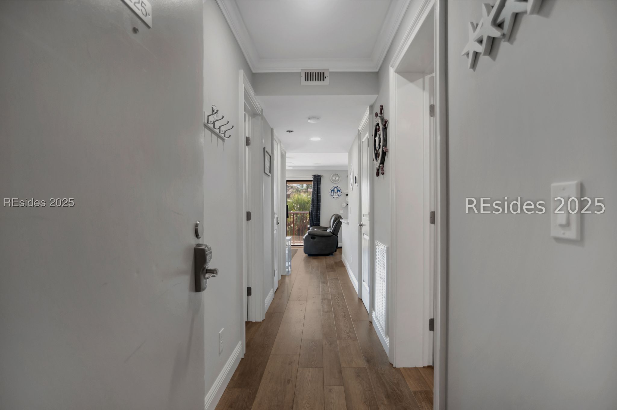 40 Folly Field Road, Unit 225 Hilton Head Island, SC 29928 - Photo 15 of 49 front hallway