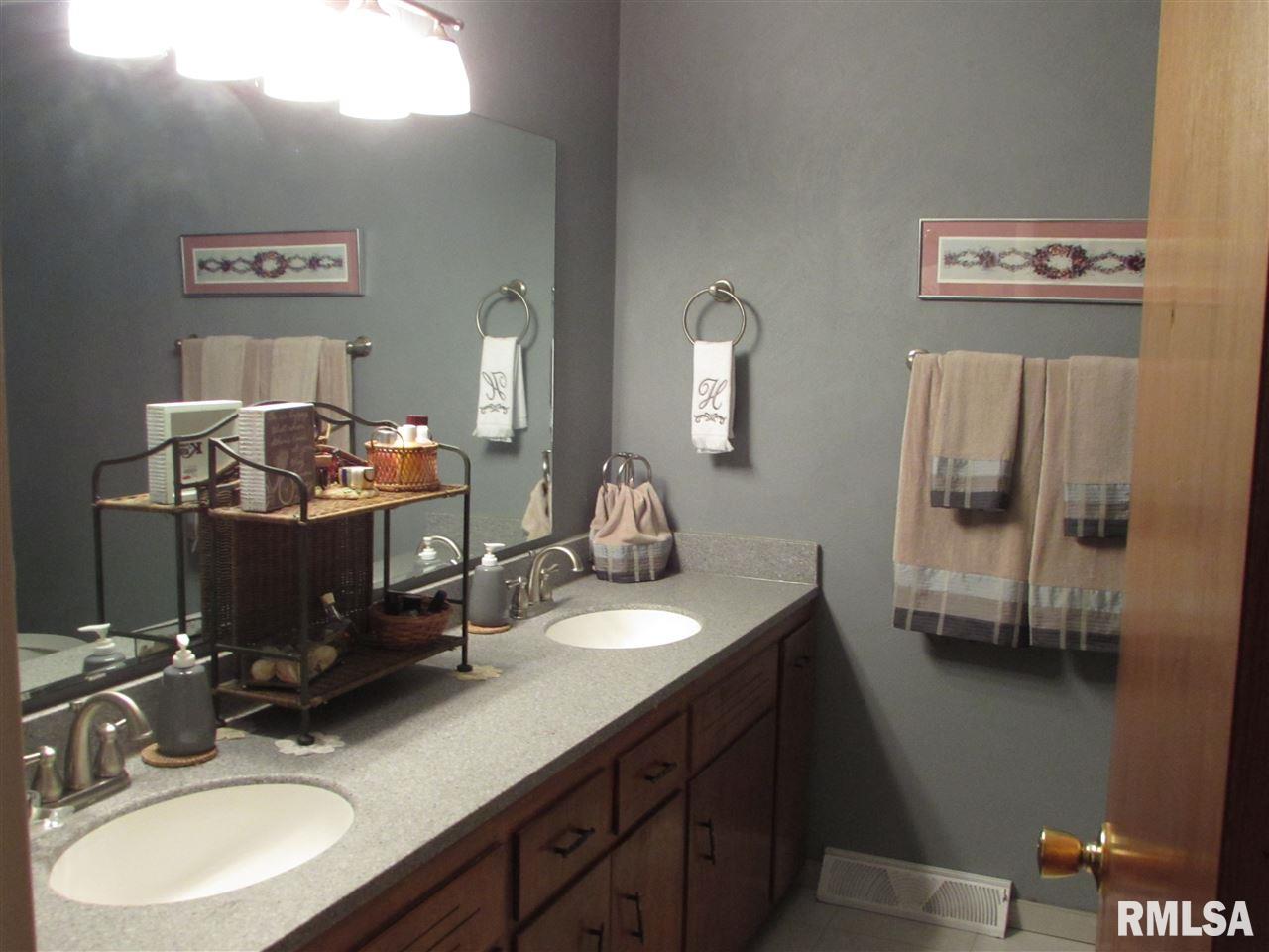 3118 West Chartwell Road Peoria, IL 61614 - Photo 12 of 24 Gallery Image 12