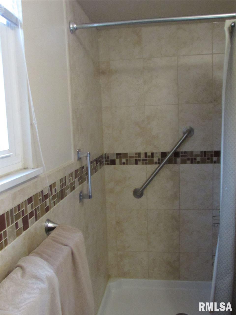 3118 West Chartwell Road Peoria, IL 61614 - Photo 13 of 24 Gallery Image 13