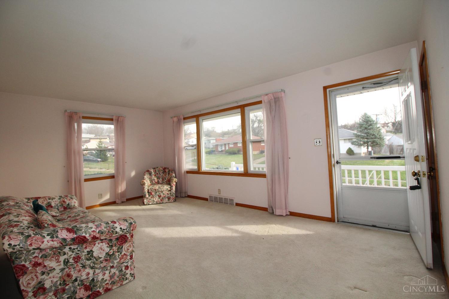 1195 Dale Road Hamilton, OH 45013 - Photo 3 of 19 Gallery Image 3