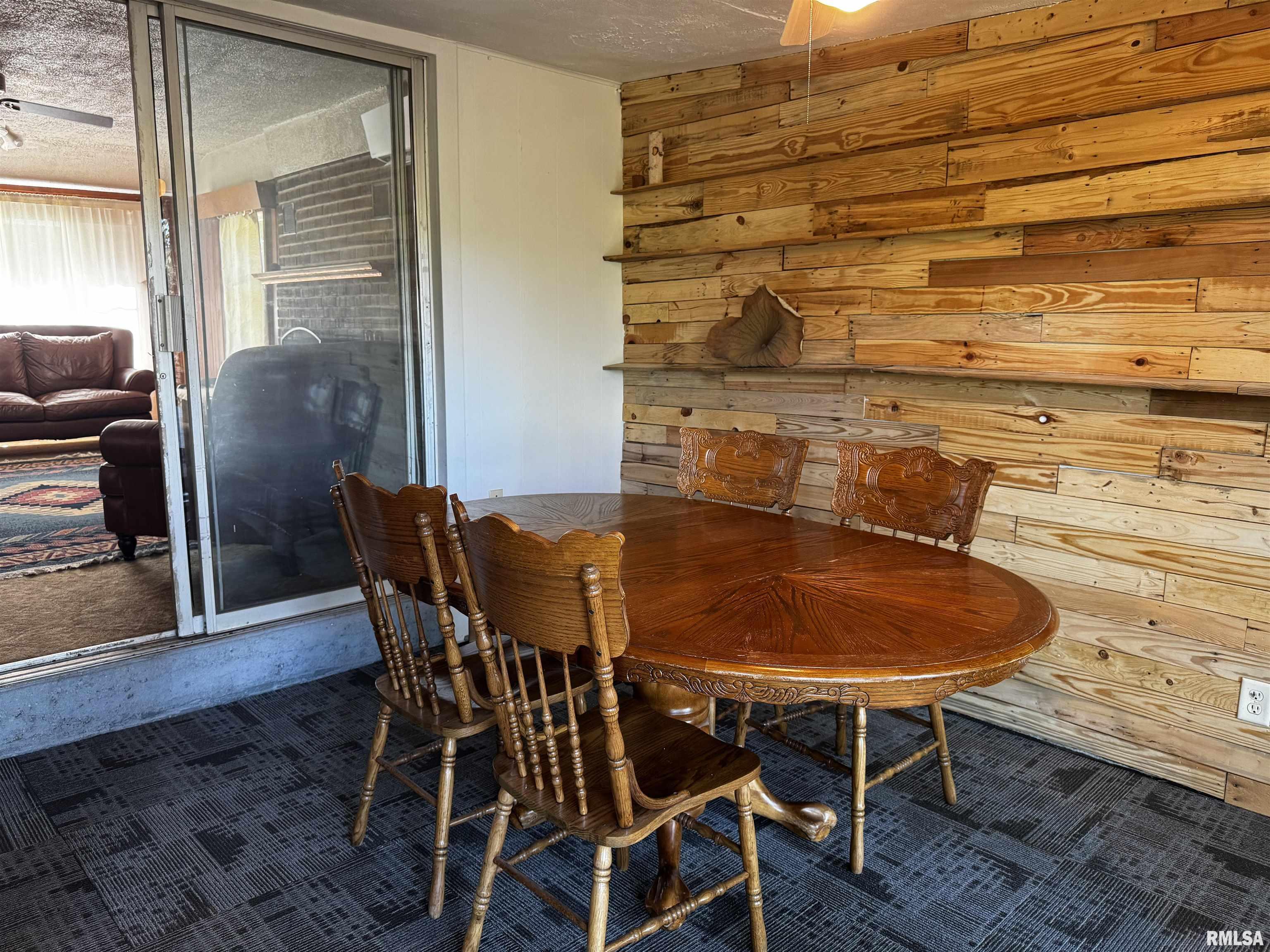 12099 Sunset Drive Manito, IL 61546 - Photo 11 of 26