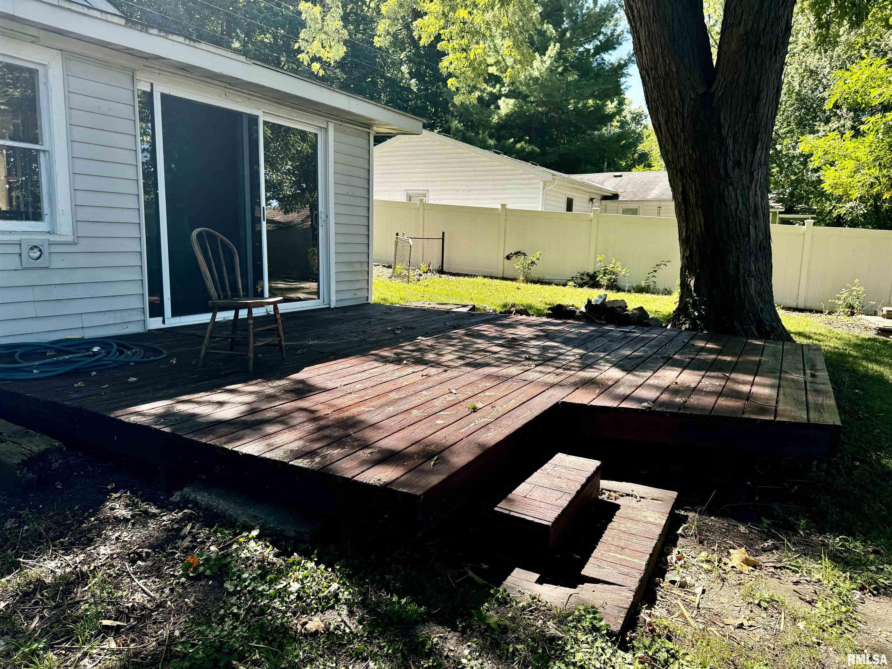 12099 Sunset Drive Manito, IL 61546 - Photo 5 of 26