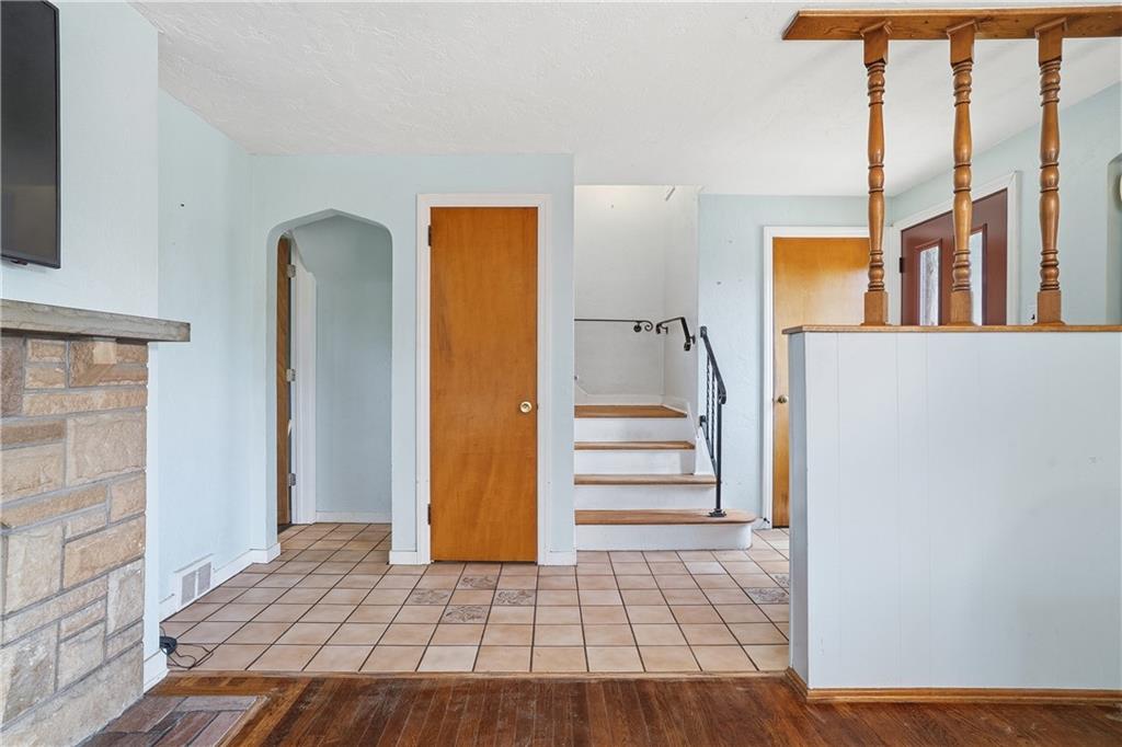 1107 Girard Road Pittsburgh, PA 15227 - Photo 17 of 43 Gallery Image 17