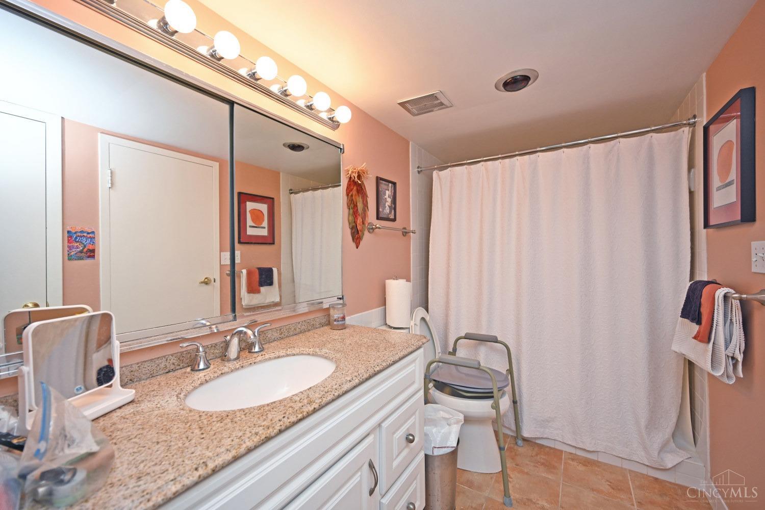 2444 Madison Road, Unit 2005 Cincinnati, OH 45208 - Photo 42 of 52 Gallery Image 42