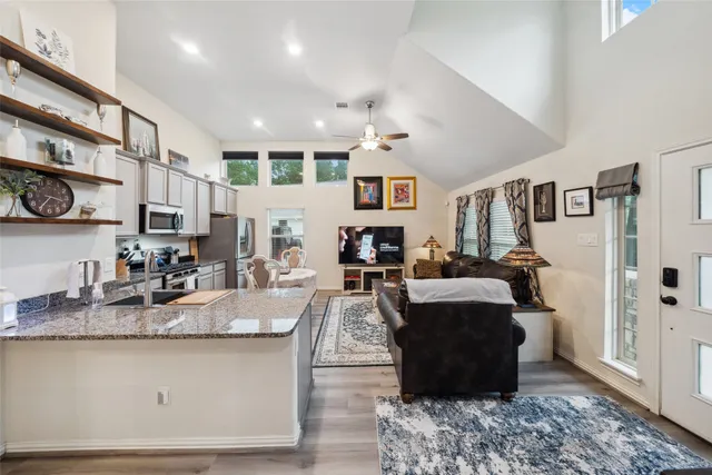 $1,950 | 257 North Lynx Trail, Montgomery, TX 77316