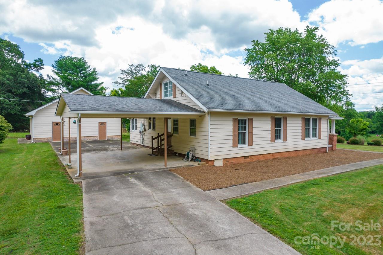96 Pinewood Road Granite Falls, NC 28630 - Photo 8 of 27 Gallery Image 8