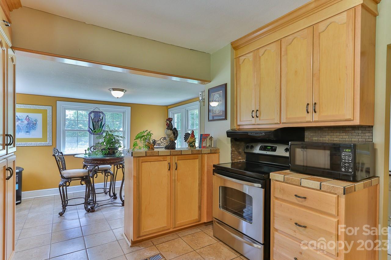 96 Pinewood Road Granite Falls, NC 28630 - Photo 10 of 27 Gallery Image 10