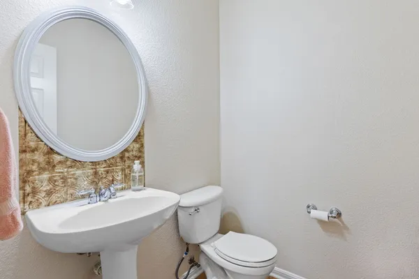 $714,900 | 202 The Oaks Boulevard, Elgin, TX 78621