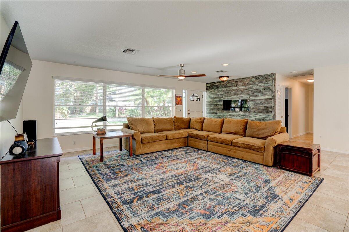 532 Southwest Timber Trail Stuart, FL 34997 - Photo 7 of 47 07-532 Timber Trail-21