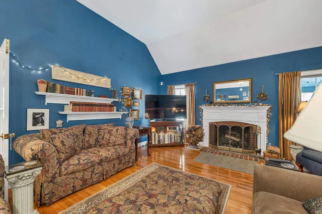 $1,195,000 | 31 Long Meadow Drive, Brentwood, NH 03833