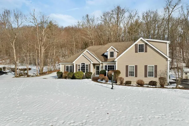 $1,195,000 | 31 Long Meadow Drive, Brentwood, NH 03833