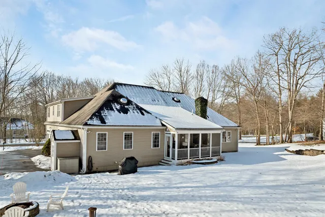 $1,195,000 | 31 Long Meadow Drive, Brentwood, NH 03833