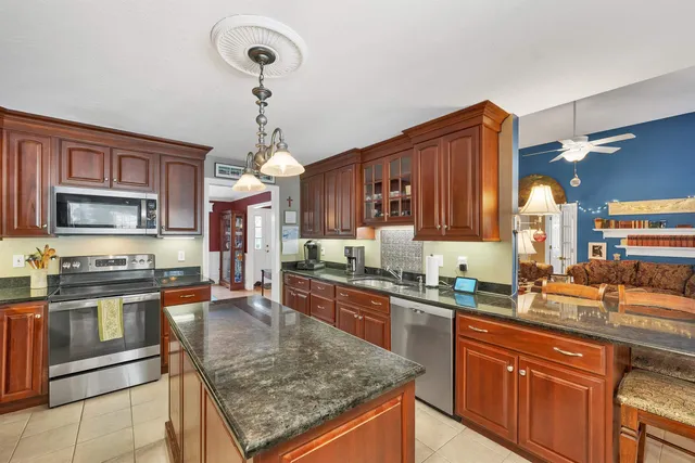 $1,195,000 | 31 Long Meadow Drive, Brentwood, NH 03833