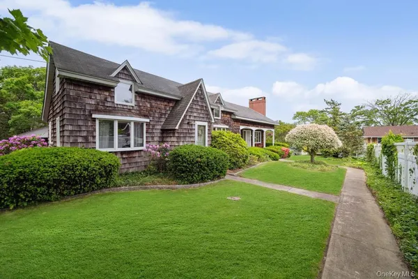 $749,000 | 9 Lakeland Avenue, Patchogue, NY 11772