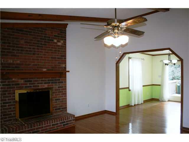 6402 Radds Street Lexington, NC 27295 - Photo 4 of 14 Living Room.
