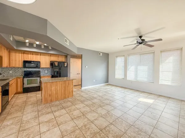 $1,795 | 16825 North 14th Street, Unit 90, Phoenix, AZ 85022