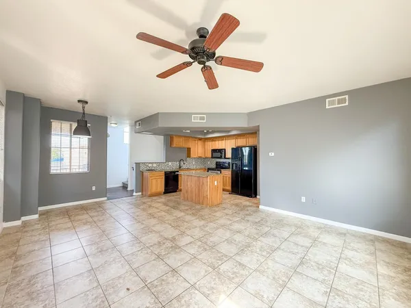 $1,795 | 16825 North 14th Street, Unit 90, Phoenix, AZ 85022