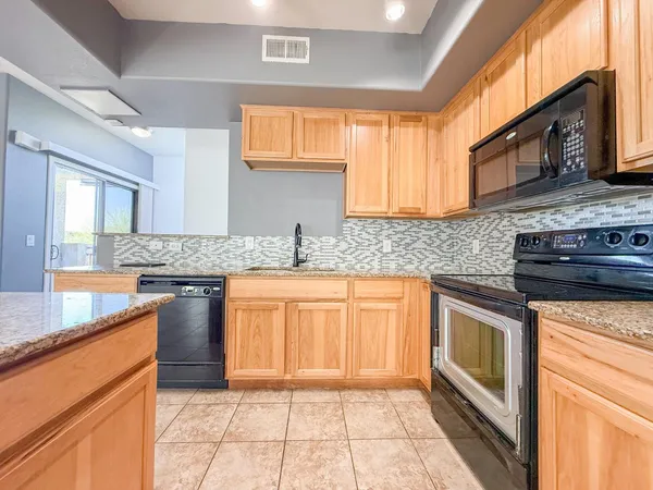 $1,795 | 16825 North 14th Street, Unit 90, Phoenix, AZ 85022