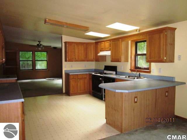 8409 West Fillmore Road Sumner, MI 48889 - Photo 7 of 16 1768251-6.JPG