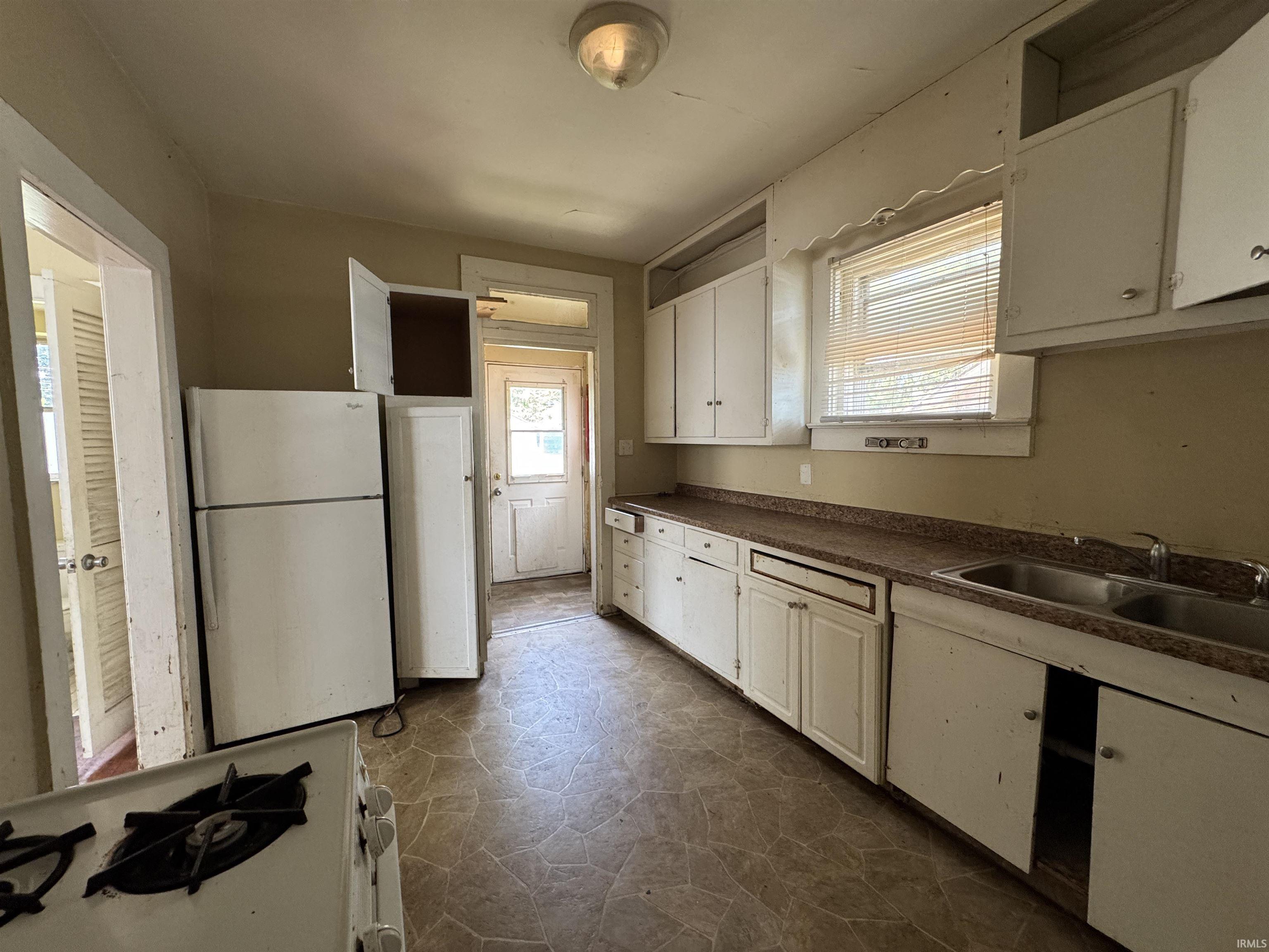 3722 South Harrison Street Fort Wayne, IN 46807 - Photo 7 of 19