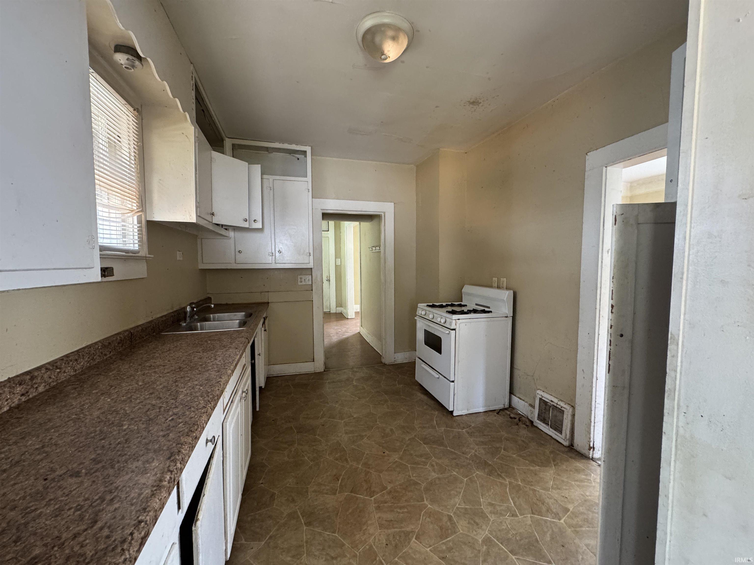 3722 South Harrison Street Fort Wayne, IN 46807 - Photo 8 of 19