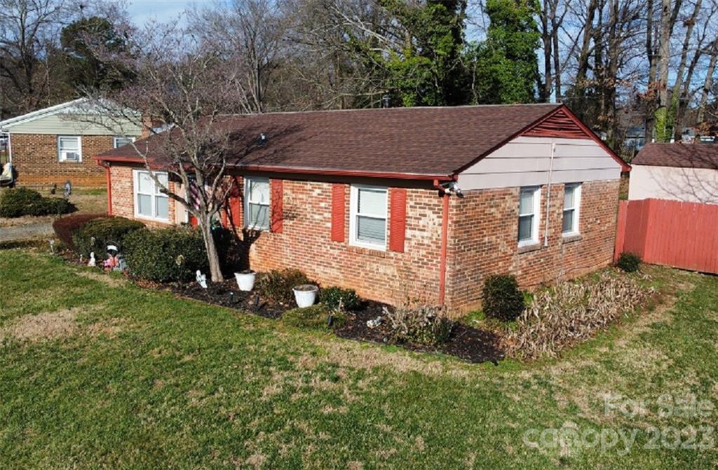 708 Milan Road East Charlotte, NC 28216 - Photo 3 of 22 Gallery Image 3