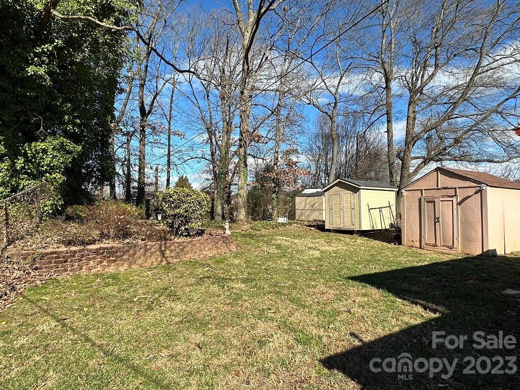 708 Milan Road East Charlotte, NC 28216 - Photo 5 of 22 Gallery Image 5