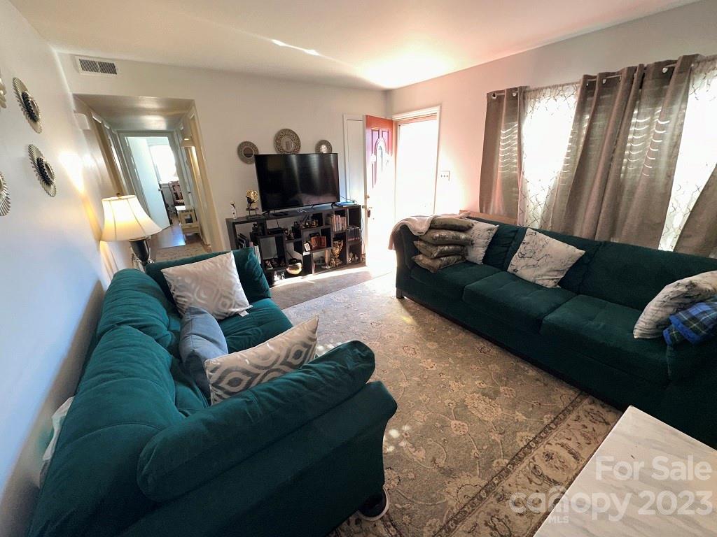 708 Milan Road East Charlotte, NC 28216 - Photo 7 of 22 Gallery Image 7