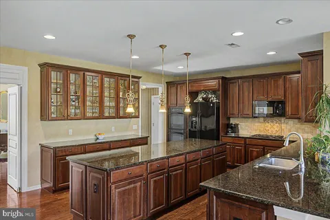$2,175,000 | 104 Meadowview Drive, Doylestown, PA 18902