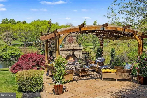 $2,175,000 | 104 Meadowview Drive, Doylestown, PA 18902
